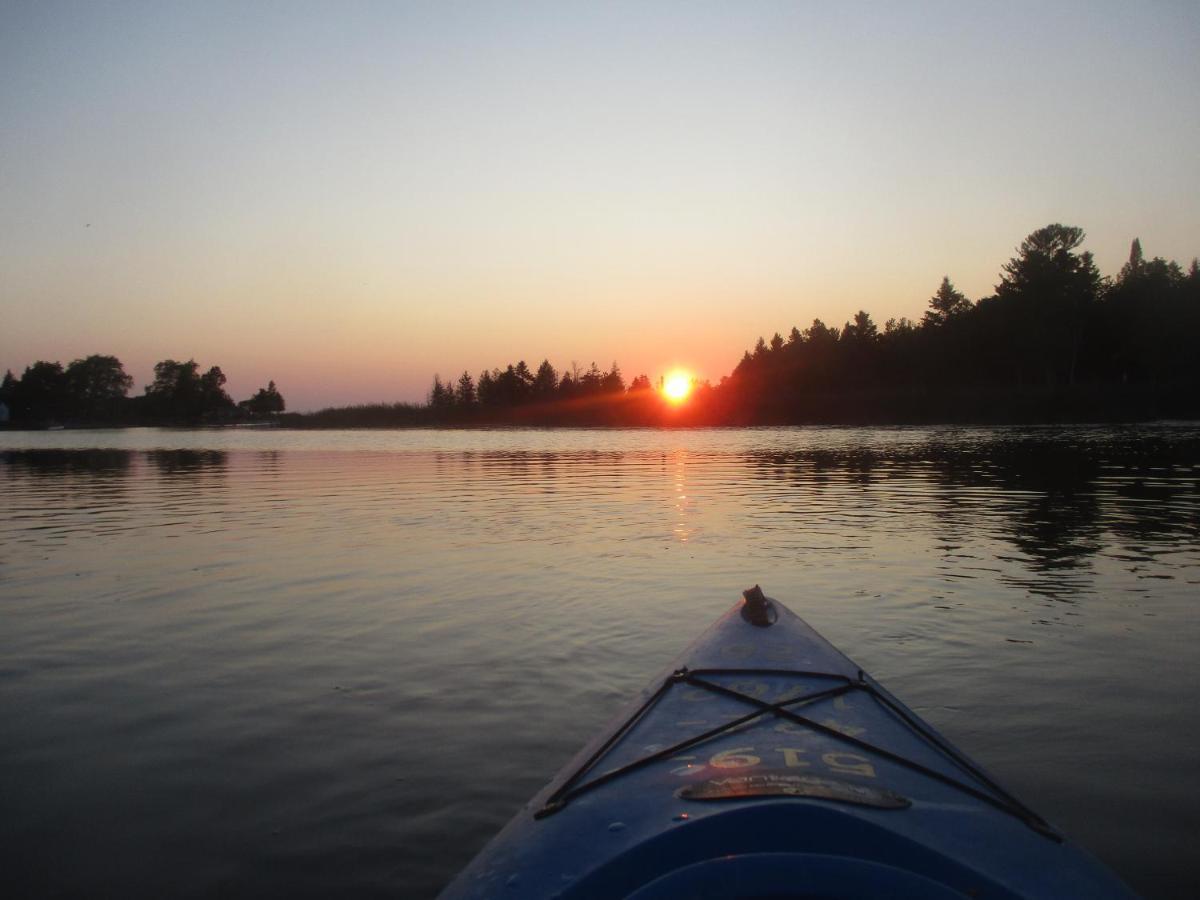 Sauble River Marina And Lodge Resort Sauble Beach Esterno foto