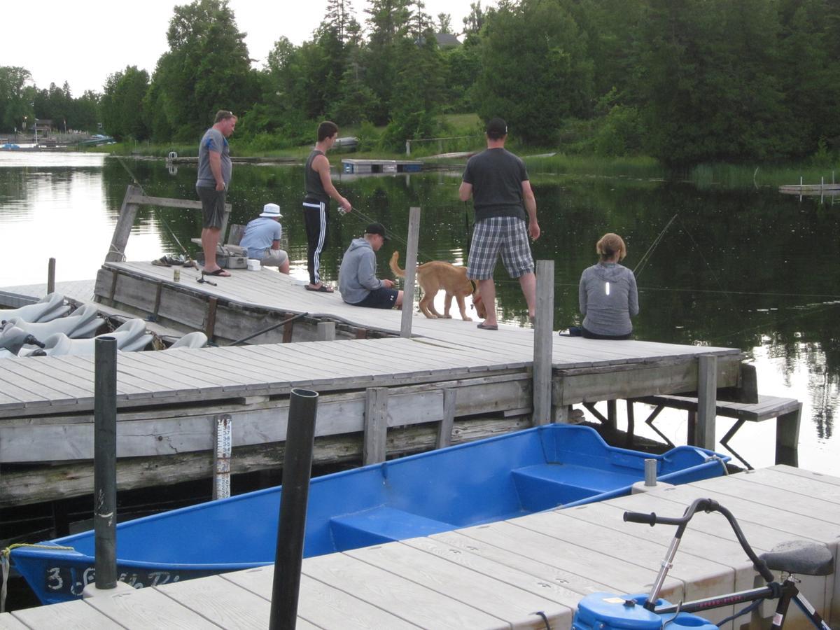Sauble River Marina And Lodge Resort Sauble Beach Esterno foto